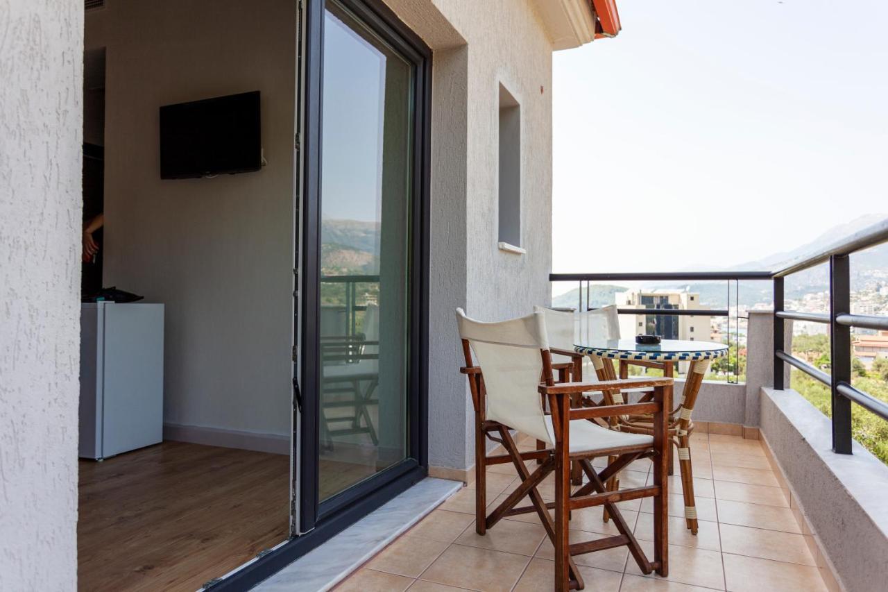 Toni Retzo Rooms Himare Exterior photo